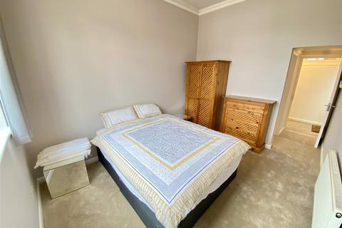 undefined, 1 DOUBLE BEDROOM APARTMENT PLUS £250 FOR BILLS HA8