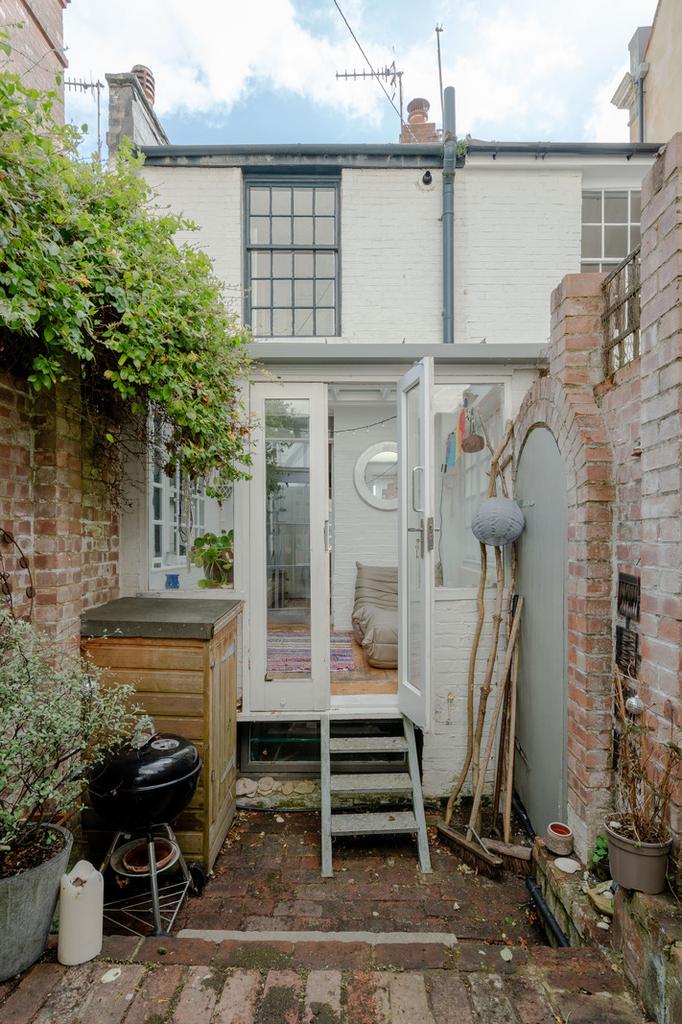 311121 - Croft Road, Hastings TN34 - high res-0...