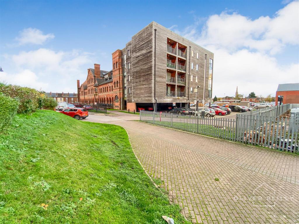 &#39;The Roundhead Building&#39; 270