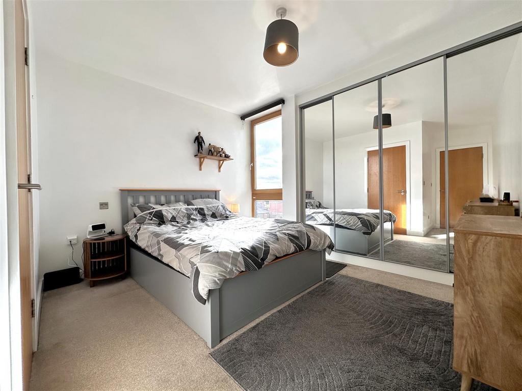 Master Bedroom With Fitted Wardrobes 243