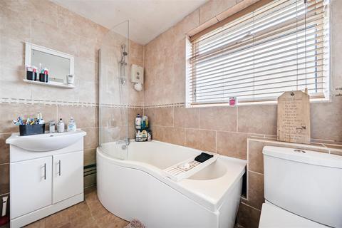 3 bedroom semi-detached house for sale, Berwyn View, Ellesmere.