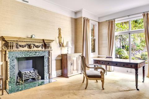 undefined, Cannon Place, Hampstead Village