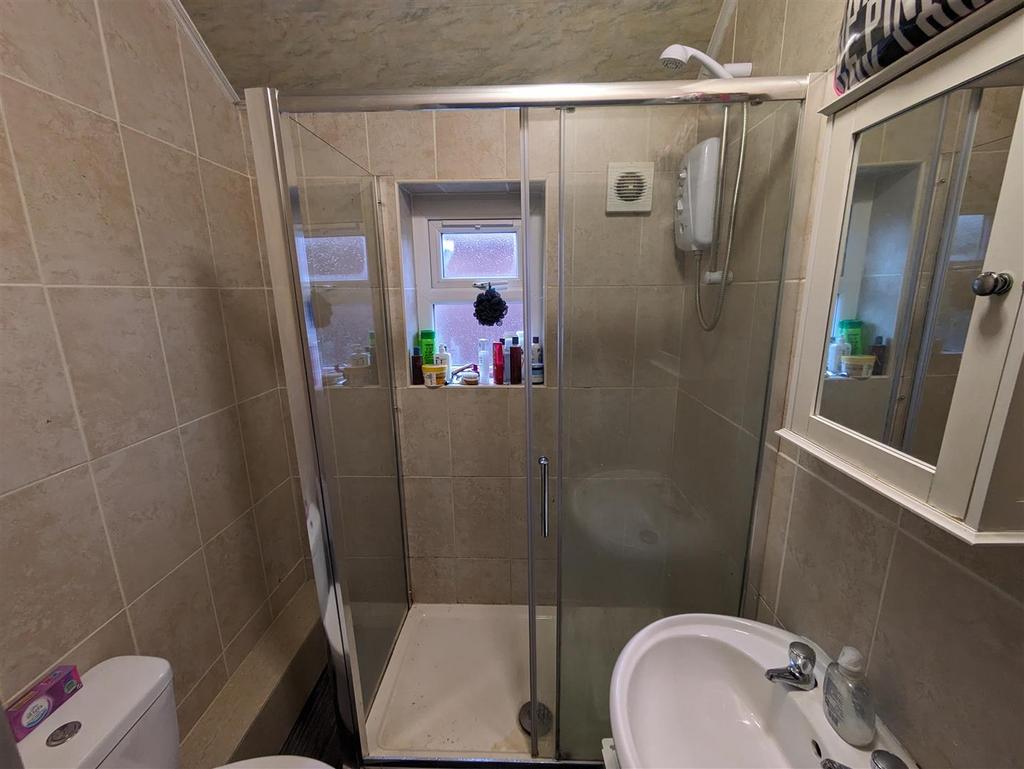 Shower Room.