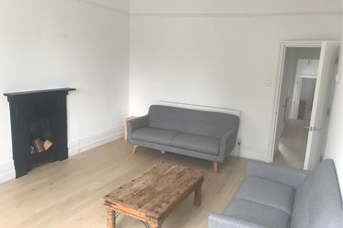Haselrigge Road, London SW4
