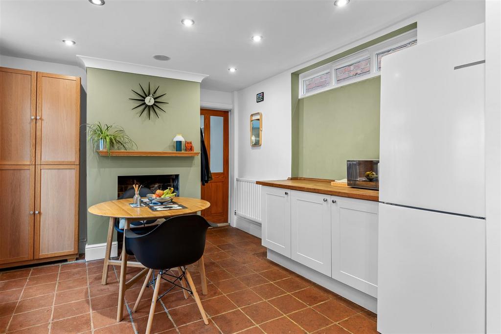Kitchen diner-3.jpg