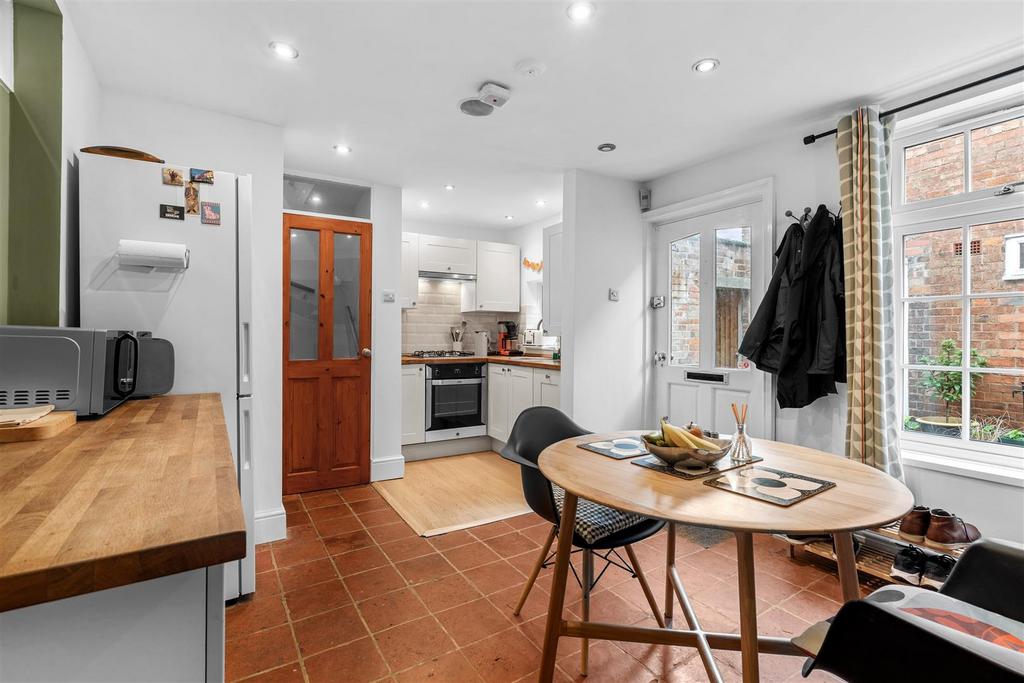 Kitchen diner-1.jpg