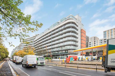 Queenstown Road, LONDON SW11