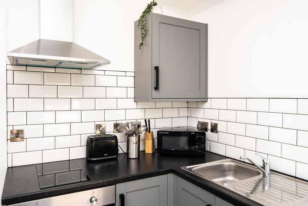 02 Kitchen.2.jpg