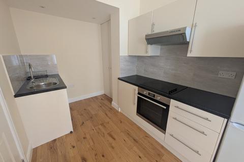 1 bedroom apartment to rent, Castle Hill Avenue, Kent CT20