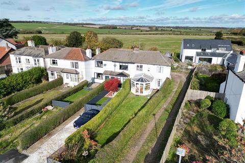 3 bedroom end of terrace house for sale, Mill Road, Swanland