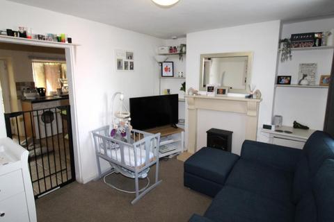 2 bedroom terraced house to rent, Bedford Road East, Yardley Hastings, NN7