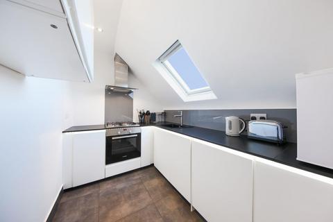 2 bedroom flat to rent, St Pauls Avenue, London, NW2