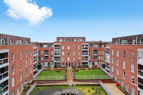 3 bedroom flat to rent, Wilkinson Close, London NW2