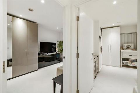 3 bedroom flat to rent, Wilkinson Close, London NW2