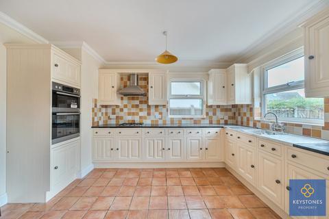 4 bedroom detached house for sale, Chase Cross Road, Romford, RM5