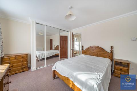 4 bedroom detached house for sale, Chase Cross Road, Romford, RM5