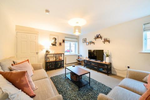 2 bedroom semi-detached house to rent, Thornton Grove, Bradford, West Yorkshire, BD4
