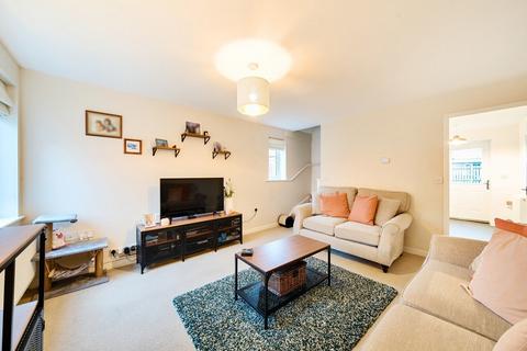 2 bedroom semi-detached house to rent, Thornton Grove, Bradford, West Yorkshire, BD4