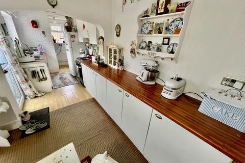 4 bedroom semi-detached house for sale, Gladstone Street, Rothwell, Kettering