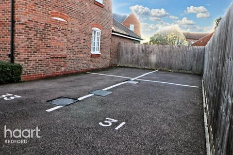 3 bedroom semi-detached house for sale, Oliver Close, Bedford
