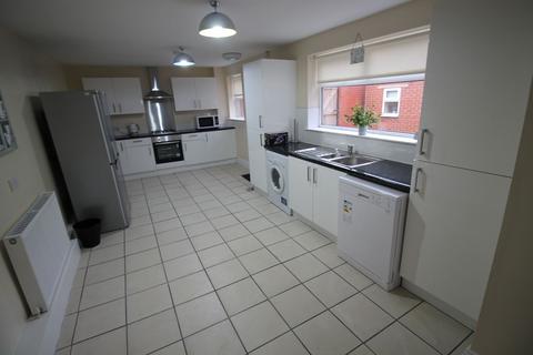 6 bedroom house to rent, Brighton Grove, Newcastle upon Tyne NE4