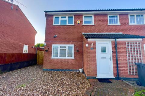 3 bedroom semi-detached house to rent, Ludlow Close, Leicester
