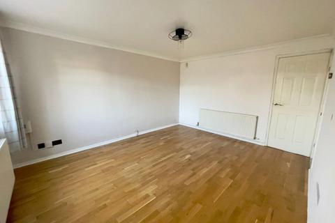 3 bedroom semi-detached house to rent, Ludlow Close, Leicester