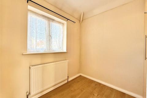 3 bedroom end of terrace house to rent, Ashford Avenue, Hayes UB4
