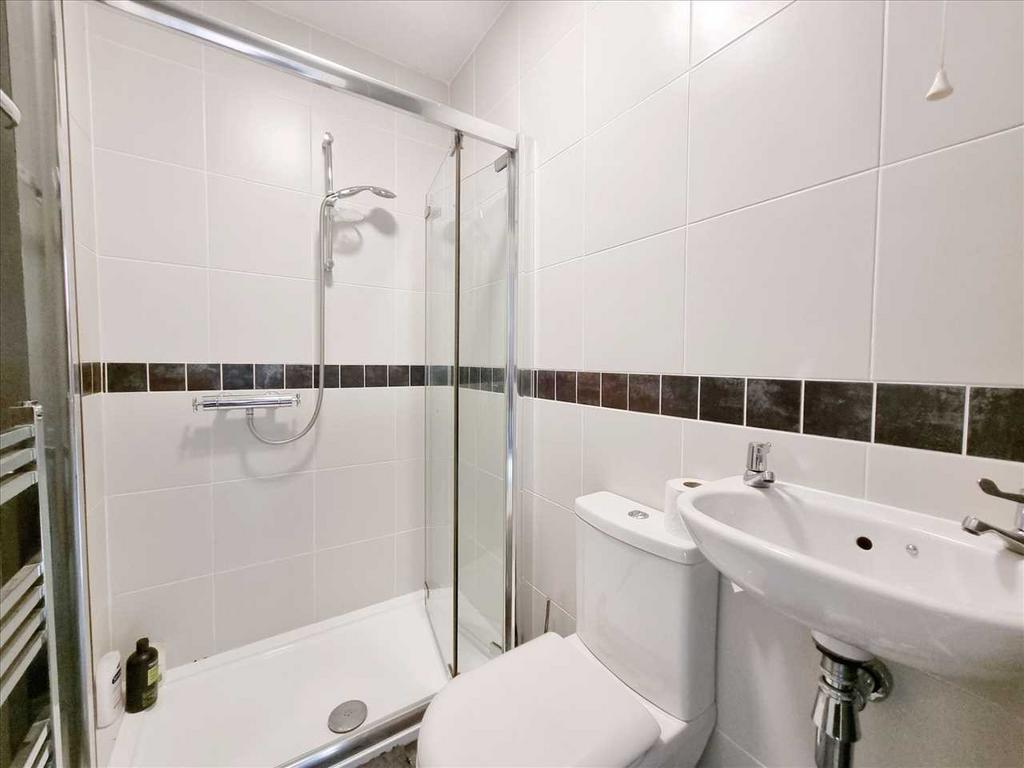 Shower Room: