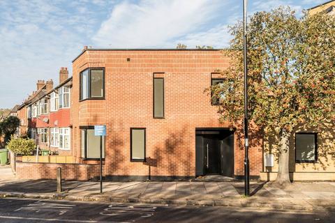 2 bedroom flat for sale, Ackroyd Road, London SE23