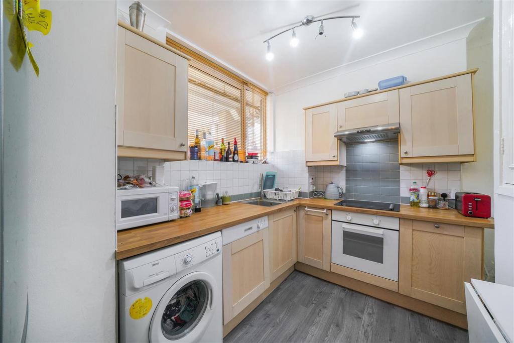 Flat 16, Farjeon House - 2vtg Td Zs FRe Gq Zp O1v C1.jpg