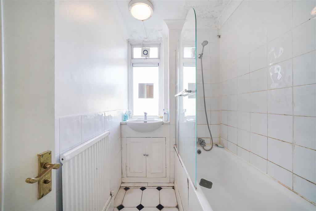 Flat 16, Farjeon House - FRK2 Jauf Ty7 II9 Je Fiaf.jpg