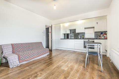 Holmesdale Road, London, SE25