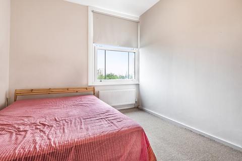 1 bedroom flat to rent, Holmesdale Road, London, SE25