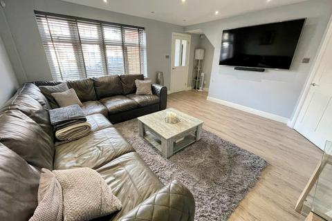 undefined, Summers Road, Luton