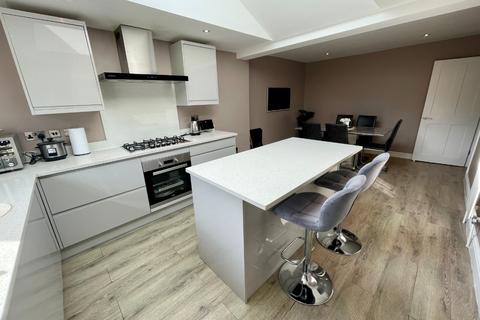 undefined, Summers Road, Luton