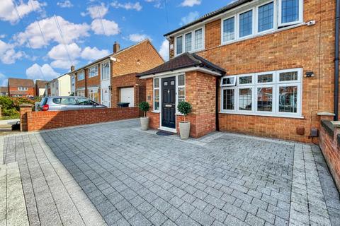 3 bedroom semi-detached house for sale, Summers Road, Luton