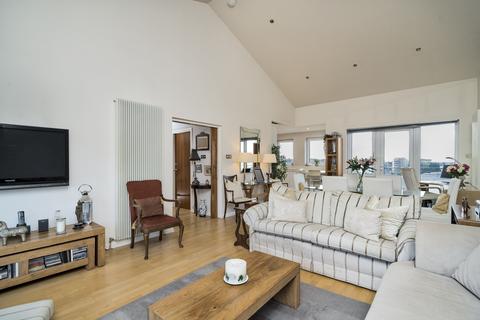 2/28 Portland Row, The Shore, Edinburgh, EH6 6NH