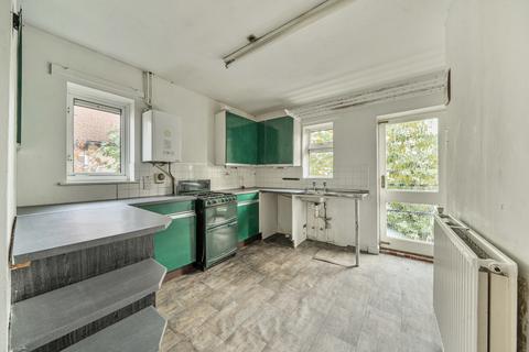 undefined, Stanley Gardens Road, Teddington, TW11