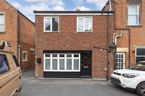 2 bedroom terraced house for sale, Avenue Road, Trowbridge
