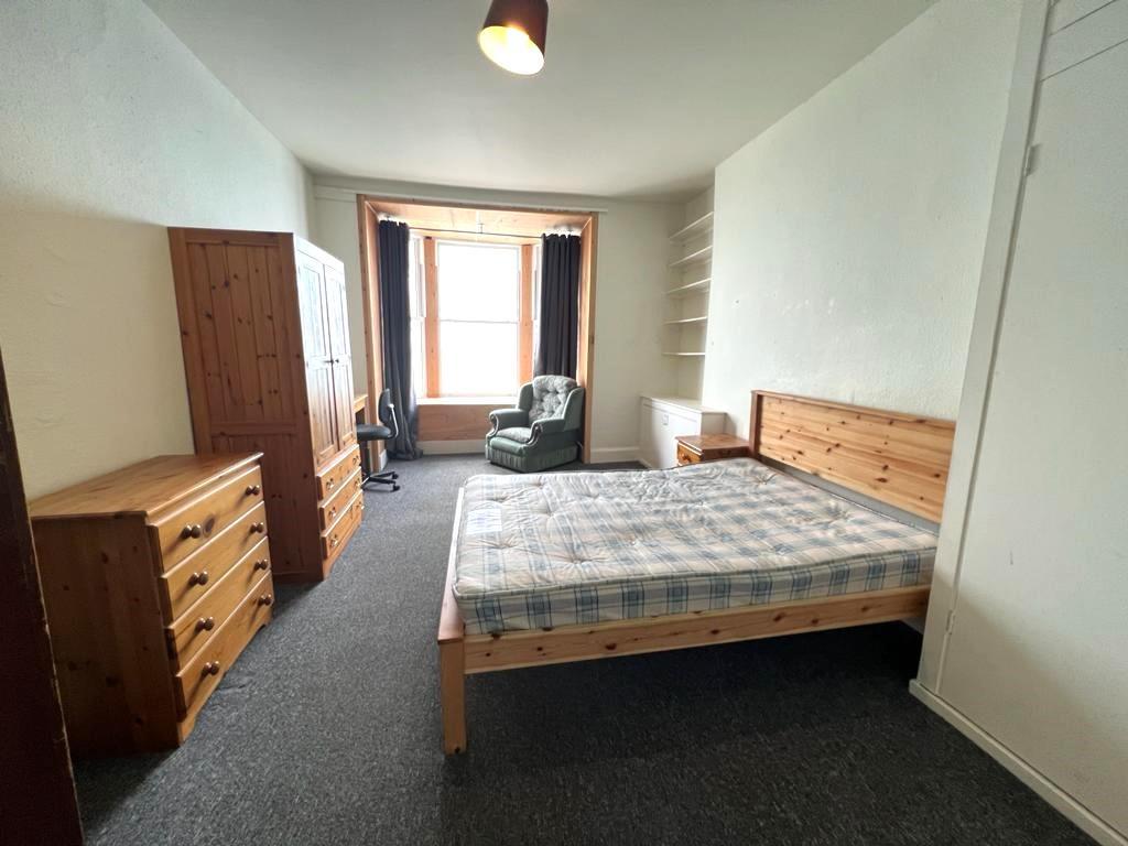 Room 1.JPG