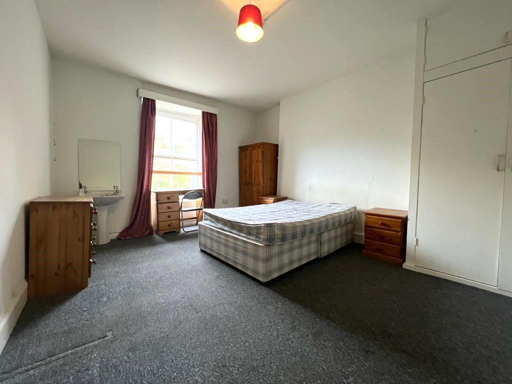 Room 4.JPG