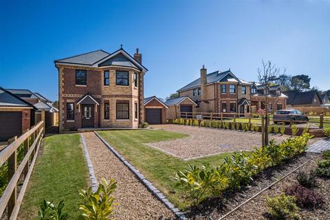 4 bedroom detached house to rent, Bembridge, Isle of Wight