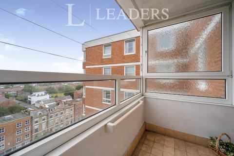 2 bedroom flat to rent, Blount Road, Portsmouth, PO1