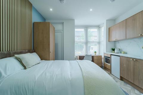 undefined, Aldermans Drive, Room 6, Peterborough, Cambridgeshire