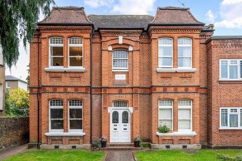 2 bedroom flat for sale, Grove Road, Surbiton KT6