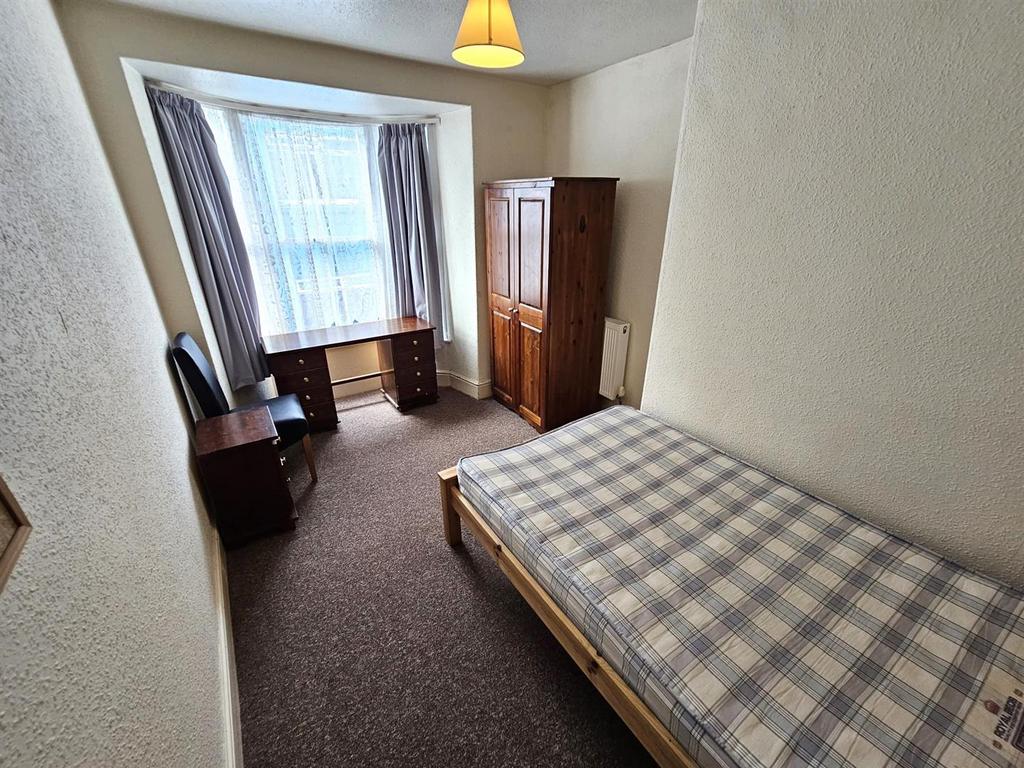Room 4.jpg