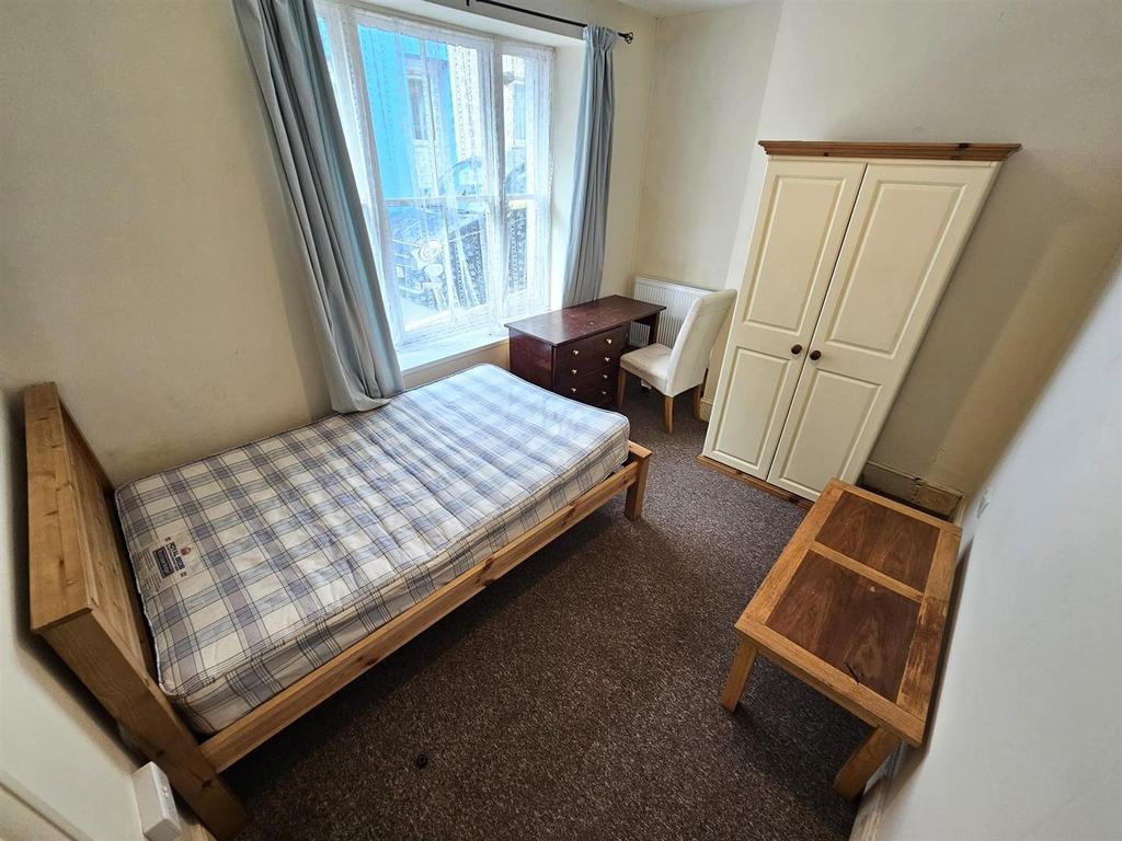 Room 1.jpg