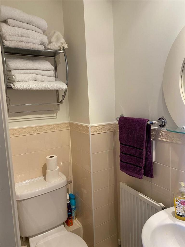 En suite 3 piece shower room
