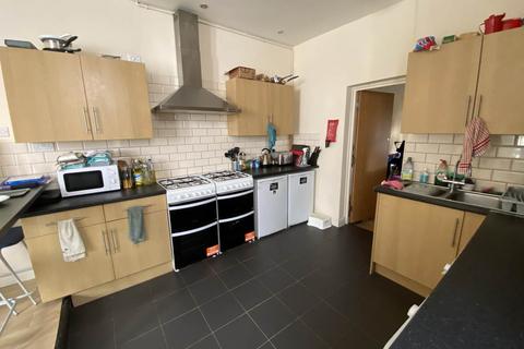8 bedroom house to rent, Pentyrch Street, Cathays,